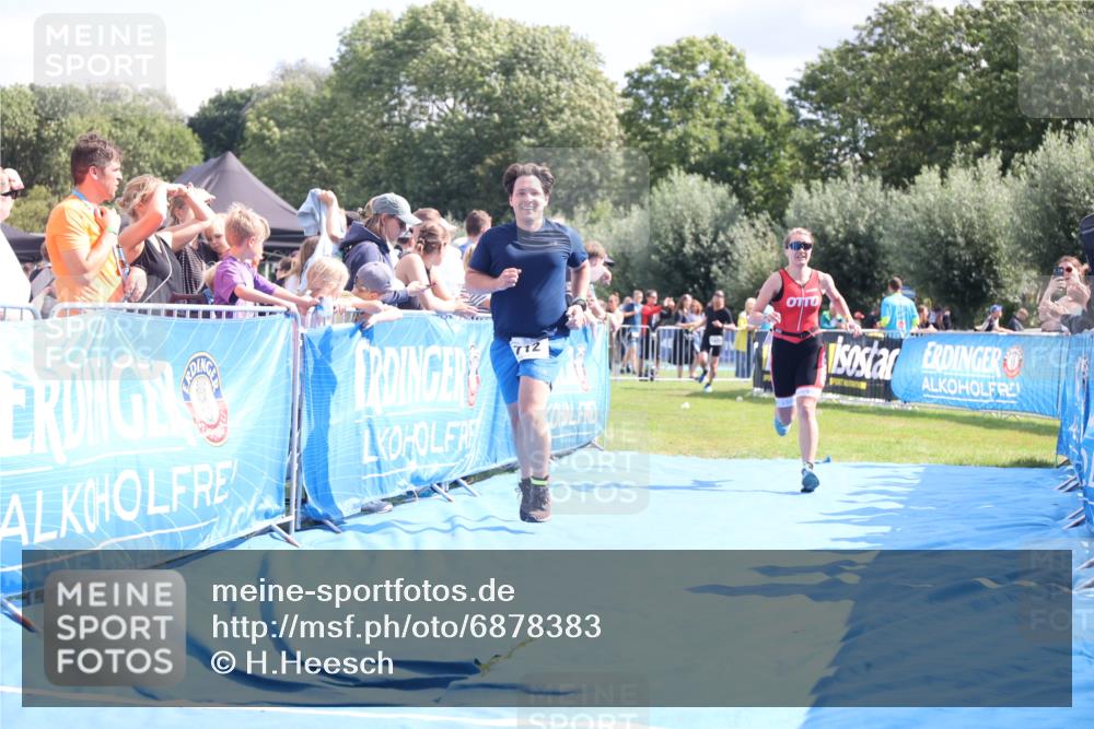 25.08.2024 - Elbe Triathlon Hamburg H.Heesch http://msf.ph/oto/6878383 25.08.2024 11:48:33 Ziel 712, 1437, 1473 meine-sportfotos.de