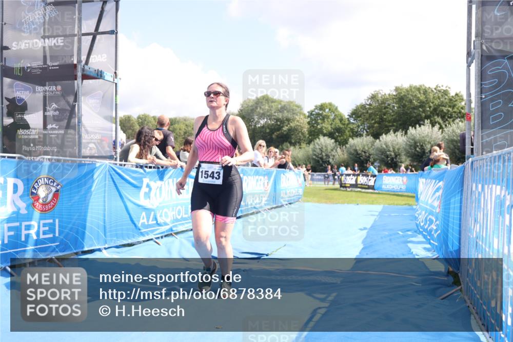25.08.2024 - Elbe Triathlon Hamburg H.Heesch http://msf.ph/oto/6878384 25.08.2024 12:11:03 Ziel 1543 meine-sportfotos.de