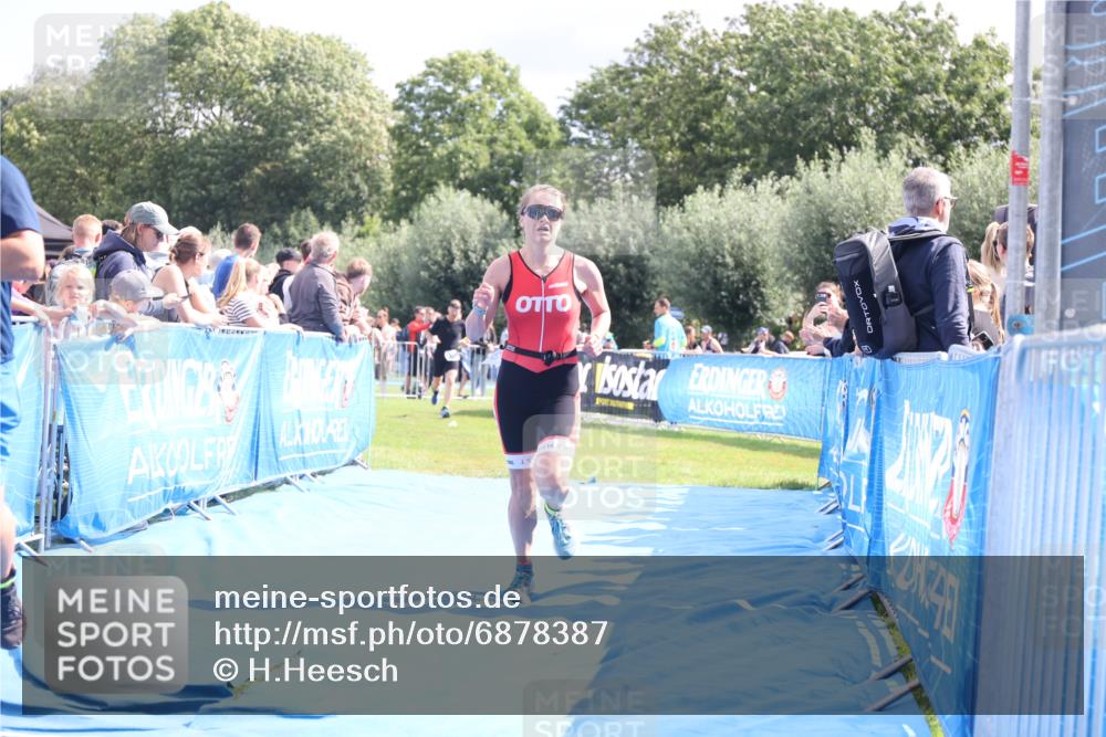25.08.2024 - Elbe Triathlon Hamburg H.Heesch http://msf.ph/oto/6878387 25.08.2024 11:48:34 Ziel 712, 1437, 1473 meine-sportfotos.de