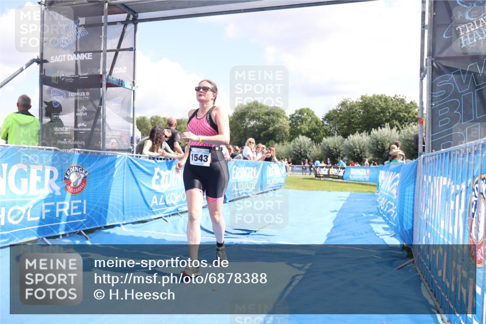25.08.2024 - Elbe Triathlon Hamburg H.Heesch http://msf.ph/oto/6878388 25.08.2024 12:11:03 Ziel 1543 meine-sportfotos.de