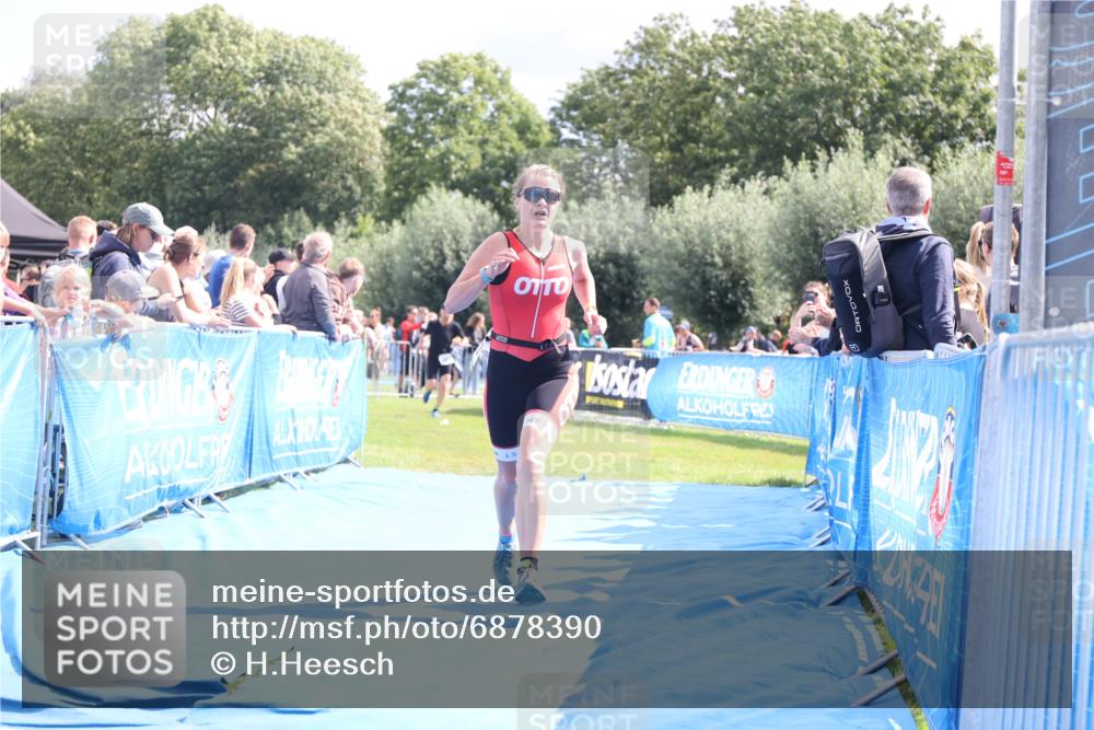 25.08.2024 - Elbe Triathlon Hamburg H.Heesch http://msf.ph/oto/6878390 25.08.2024 11:48:34 Ziel 712, 1437, 1473 meine-sportfotos.de
