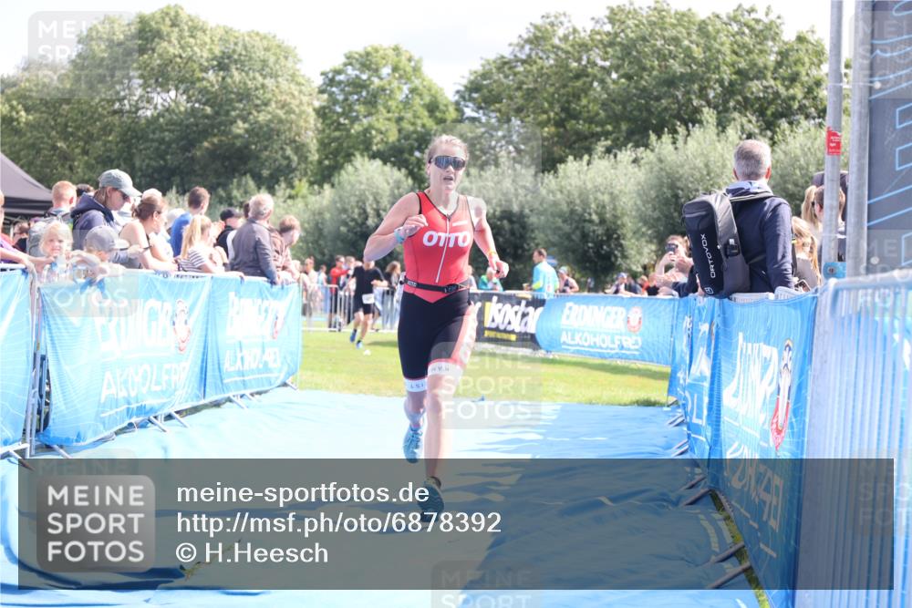 25.08.2024 - Elbe Triathlon Hamburg H.Heesch http://msf.ph/oto/6878392 25.08.2024 11:48:35 Ziel 712, 1437, 1473 meine-sportfotos.de