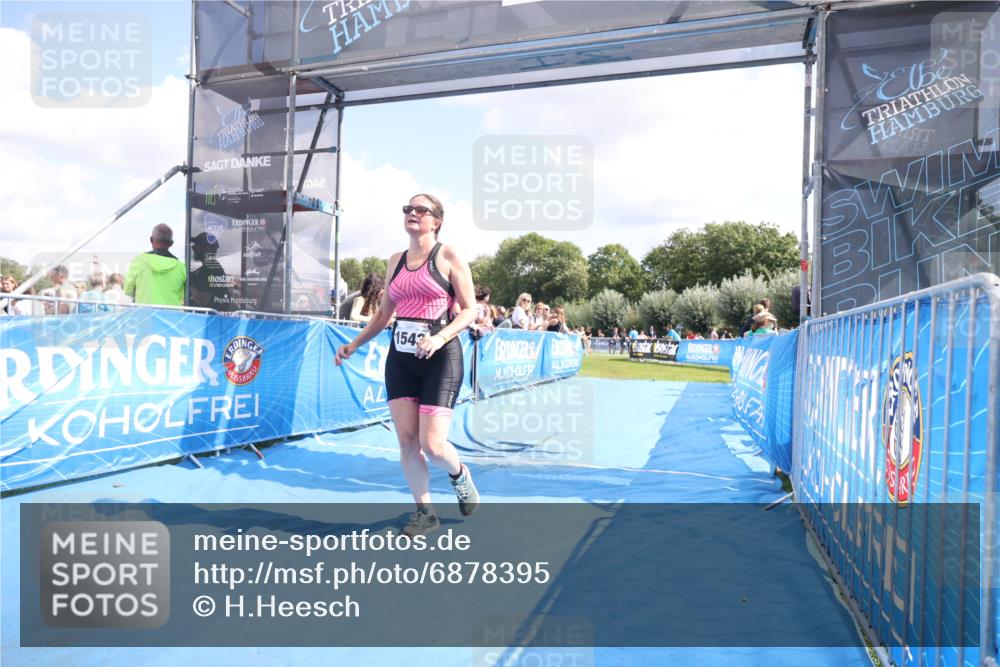 25.08.2024 - Elbe Triathlon Hamburg H.Heesch http://msf.ph/oto/6878395 25.08.2024 12:11:03 Ziel 1543 meine-sportfotos.de