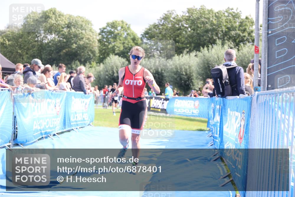 25.08.2024 - Elbe Triathlon Hamburg H.Heesch http://msf.ph/oto/6878401 25.08.2024 11:48:35 Ziel 712, 1437, 1473 meine-sportfotos.de