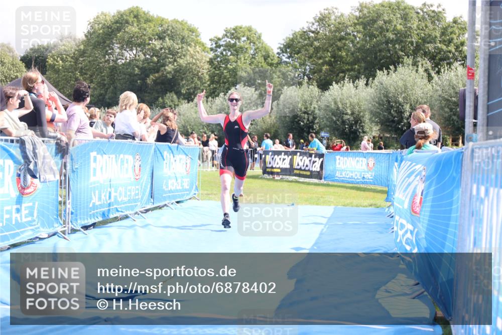 25.08.2024 - Elbe Triathlon Hamburg H.Heesch http://msf.ph/oto/6878402 25.08.2024 12:11:17 Ziel 539, 1688 meine-sportfotos.de