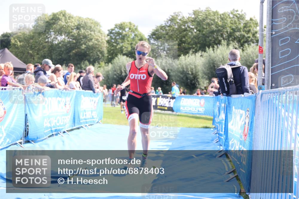 25.08.2024 - Elbe Triathlon Hamburg H.Heesch http://msf.ph/oto/6878403 25.08.2024 11:48:35 Ziel 712, 1437, 1473 meine-sportfotos.de