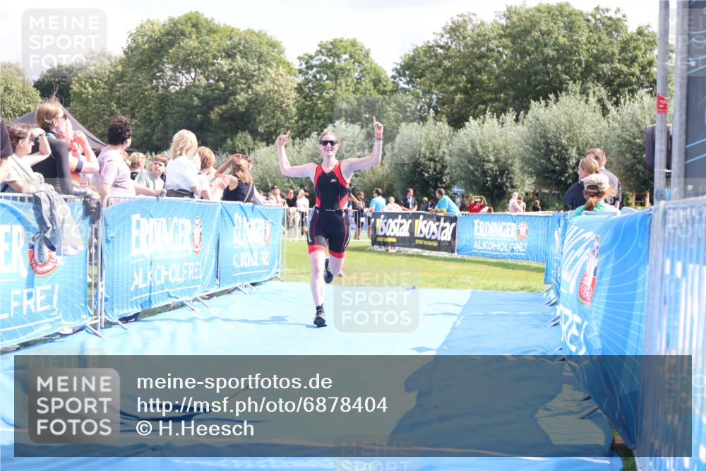 25.08.2024 - Elbe Triathlon Hamburg H.Heesch http://msf.ph/oto/6878404 25.08.2024 12:11:17 Ziel 539, 1688 meine-sportfotos.de