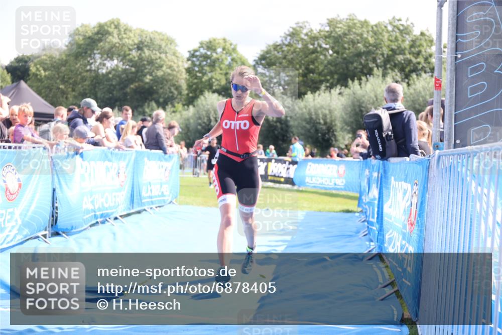 25.08.2024 - Elbe Triathlon Hamburg H.Heesch http://msf.ph/oto/6878405 25.08.2024 11:48:35 Ziel 712, 1437, 1473 meine-sportfotos.de