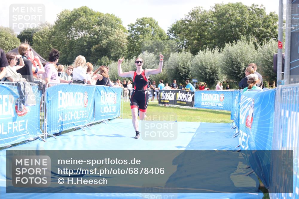 25.08.2024 - Elbe Triathlon Hamburg H.Heesch http://msf.ph/oto/6878406 25.08.2024 12:11:17 Ziel 539, 1688 meine-sportfotos.de