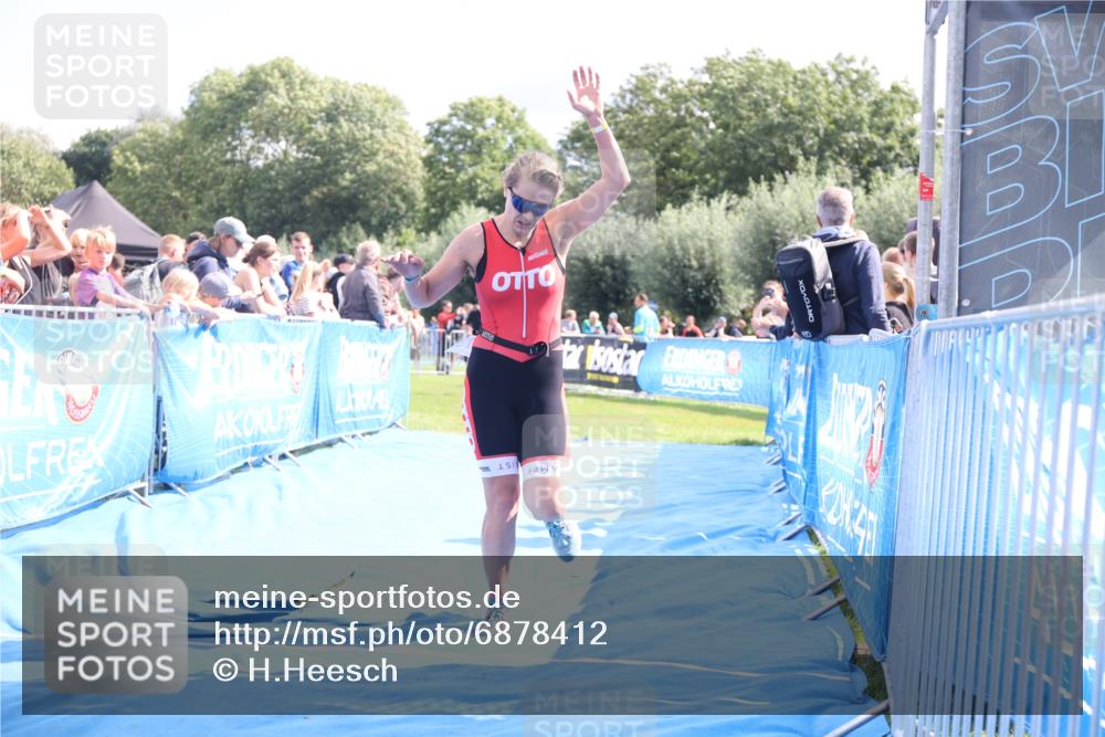 25.08.2024 - Elbe Triathlon Hamburg H.Heesch http://msf.ph/oto/6878412 25.08.2024 11:48:35 Ziel 712, 1437, 1473 meine-sportfotos.de