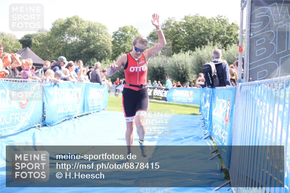 25.08.2024 - Elbe Triathlon Hamburg H.Heesch http://msf.ph/oto/6878415 25.08.2024 11:48:35 Ziel 712, 1437, 1473 meine-sportfotos.de