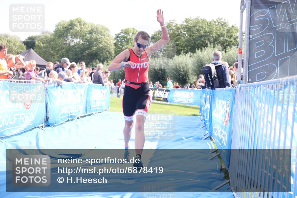 25.08.2024 - Elbe Triathlon Hamburg H.Heesch http://msf.ph/oto/6878419 25.08.2024 11:48:35 Ziel 712, 1437, 1473 meine-sportfotos.de