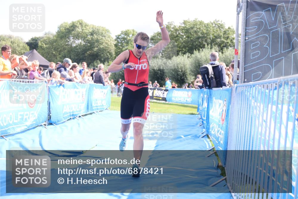 25.08.2024 - Elbe Triathlon Hamburg H.Heesch http://msf.ph/oto/6878421 25.08.2024 11:48:35 Ziel 712, 1437, 1473 meine-sportfotos.de