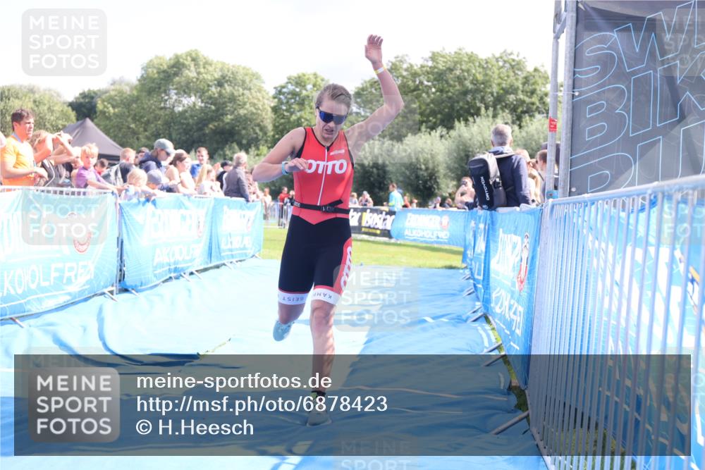 25.08.2024 - Elbe Triathlon Hamburg H.Heesch http://msf.ph/oto/6878423 25.08.2024 11:48:35 Ziel 712, 1437, 1473 meine-sportfotos.de
