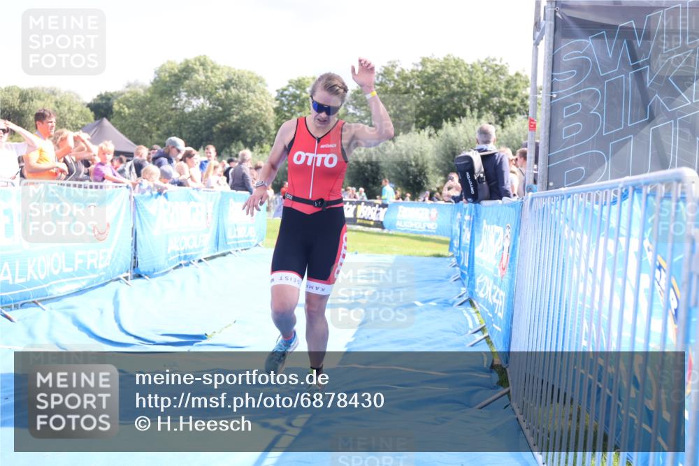 25.08.2024 - Elbe Triathlon Hamburg H.Heesch http://msf.ph/oto/6878430 25.08.2024 11:48:35 Ziel 712, 1437, 1473 meine-sportfotos.de