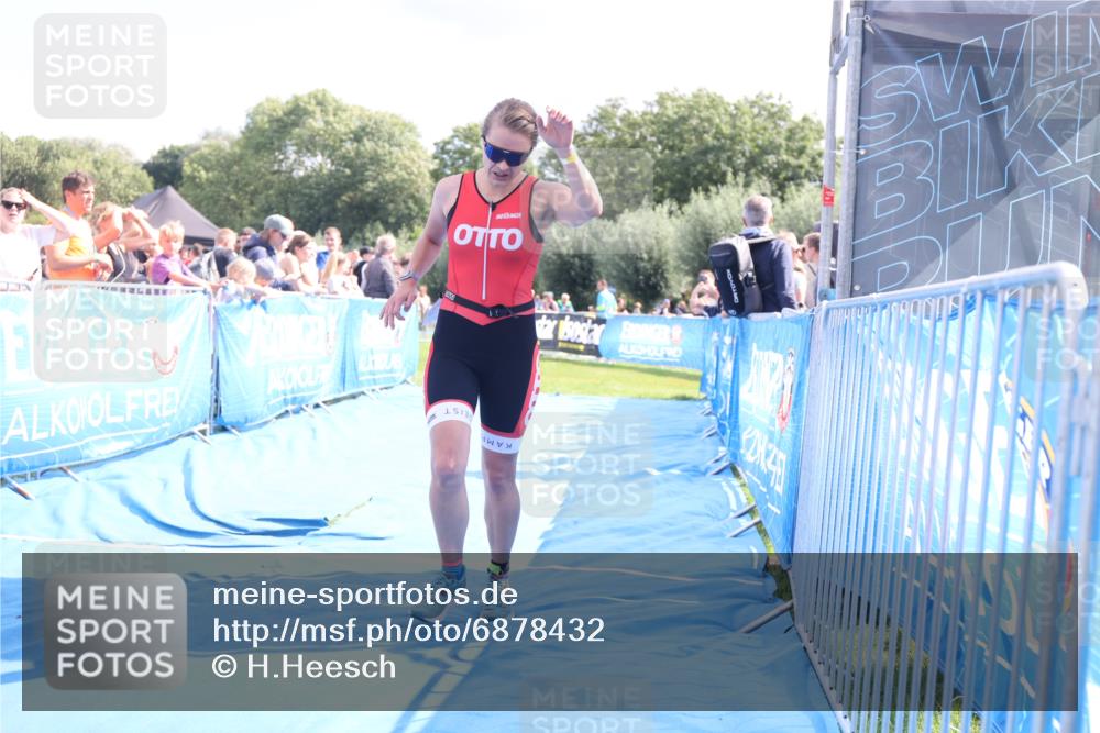 25.08.2024 - Elbe Triathlon Hamburg H.Heesch http://msf.ph/oto/6878432 25.08.2024 11:48:36 Ziel 712, 1437, 1473 meine-sportfotos.de