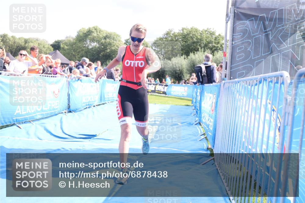 25.08.2024 - Elbe Triathlon Hamburg H.Heesch http://msf.ph/oto/6878438 25.08.2024 11:48:36 Ziel 712, 1437, 1473 meine-sportfotos.de