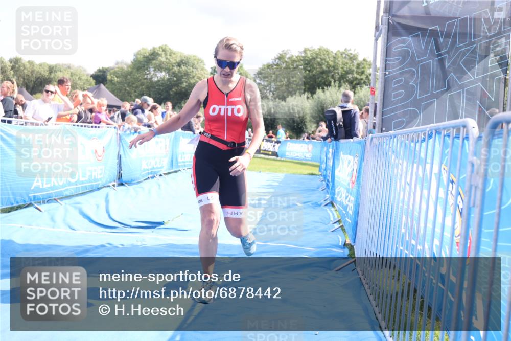 25.08.2024 - Elbe Triathlon Hamburg H.Heesch http://msf.ph/oto/6878442 25.08.2024 11:48:36 Ziel 712, 1437, 1473 meine-sportfotos.de