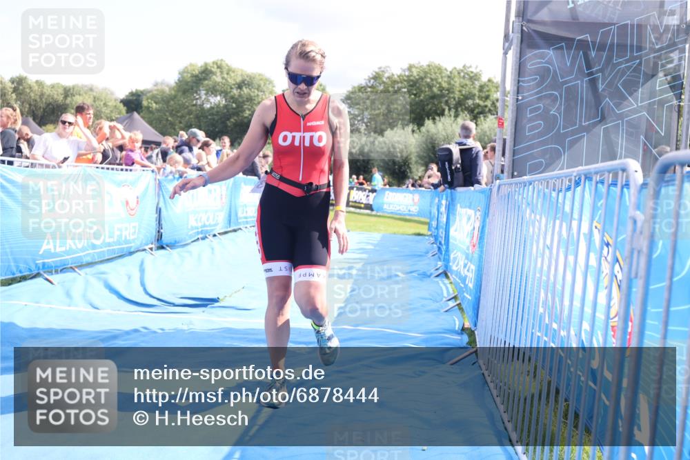 25.08.2024 - Elbe Triathlon Hamburg H.Heesch http://msf.ph/oto/6878444 25.08.2024 11:48:36 Ziel 712, 1437, 1473 meine-sportfotos.de