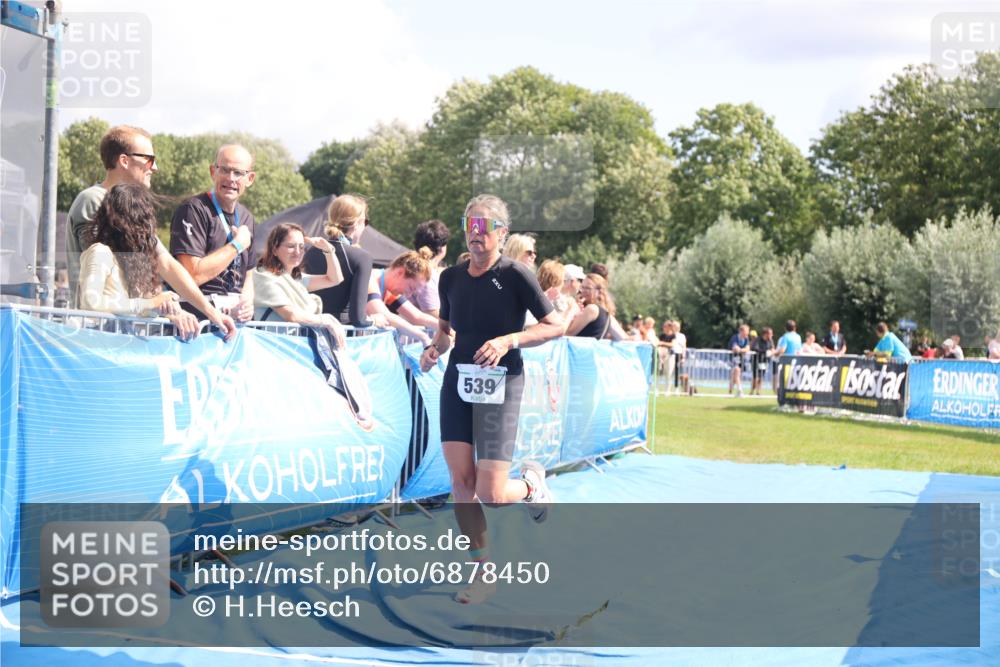 25.08.2024 - Elbe Triathlon Hamburg H.Heesch http://msf.ph/oto/6878450 25.08.2024 12:11:20 Ziel 539, 1688 meine-sportfotos.de