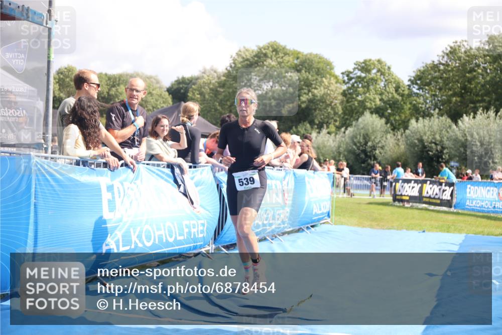 25.08.2024 - Elbe Triathlon Hamburg H.Heesch http://msf.ph/oto/6878454 25.08.2024 12:11:20 Ziel 539, 1688 meine-sportfotos.de