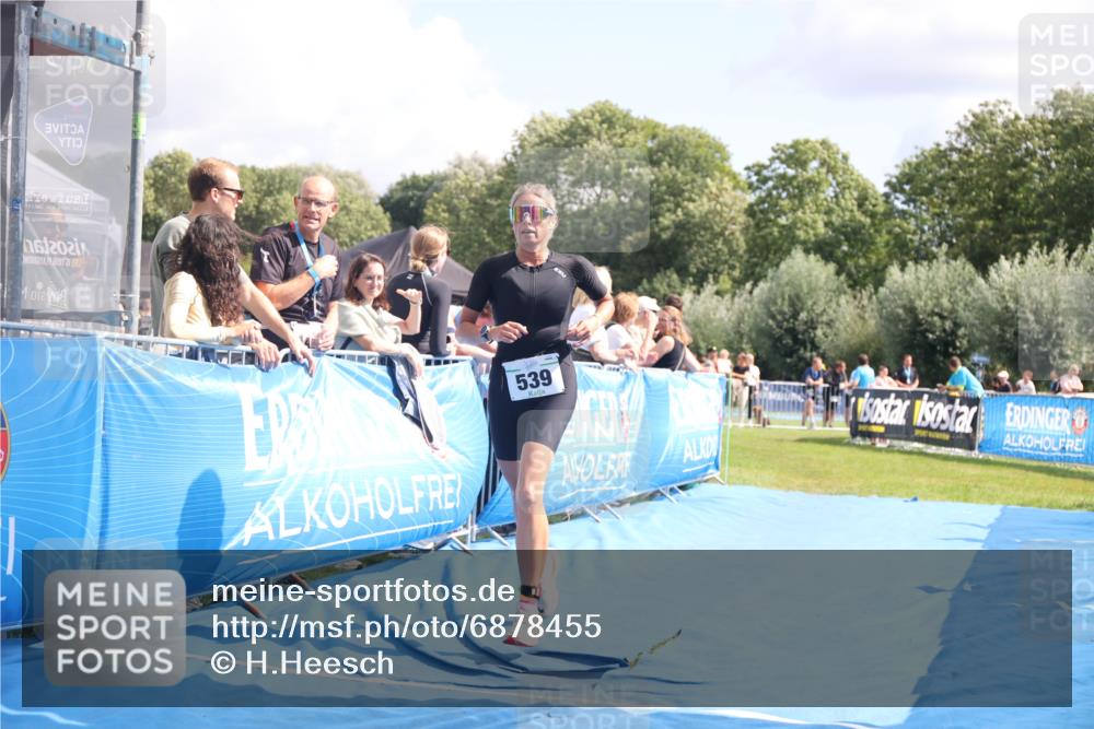 25.08.2024 - Elbe Triathlon Hamburg H.Heesch http://msf.ph/oto/6878455 25.08.2024 12:11:20 Ziel 539, 1688 meine-sportfotos.de