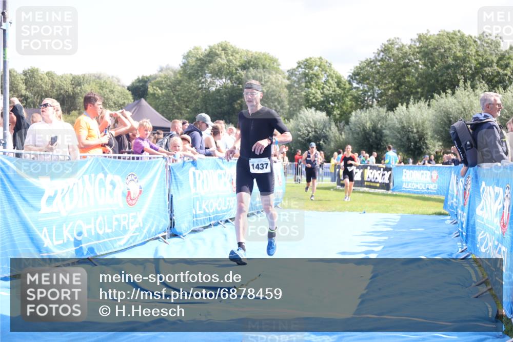 25.08.2024 - Elbe Triathlon Hamburg H.Heesch http://msf.ph/oto/6878459 25.08.2024 11:48:41 Ziel 307, 712, 1437, 1448, 1473, 1555 meine-sportfotos.de