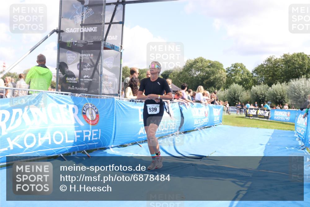 25.08.2024 - Elbe Triathlon Hamburg H.Heesch http://msf.ph/oto/6878484 25.08.2024 12:11:21 Ziel 539, 1688 meine-sportfotos.de