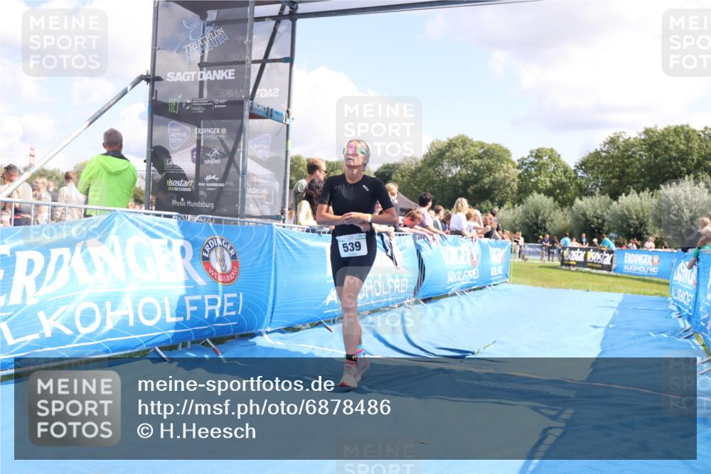 25.08.2024 - Elbe Triathlon Hamburg H.Heesch http://msf.ph/oto/6878486 25.08.2024 12:11:21 Ziel 539, 1688 meine-sportfotos.de