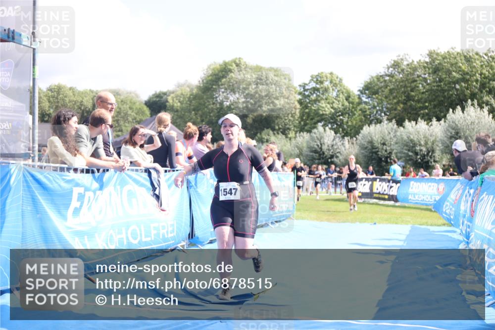 25.08.2024 - Elbe Triathlon Hamburg H.Heesch http://msf.ph/oto/6878515 25.08.2024 12:11:34 Ziel 541, 1503, 1547, 1698 meine-sportfotos.de