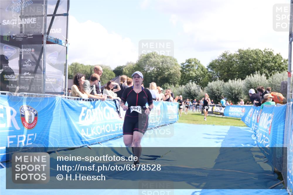 25.08.2024 - Elbe Triathlon Hamburg H.Heesch http://msf.ph/oto/6878528 25.08.2024 12:11:34 Ziel 541, 1503, 1547, 1698 meine-sportfotos.de