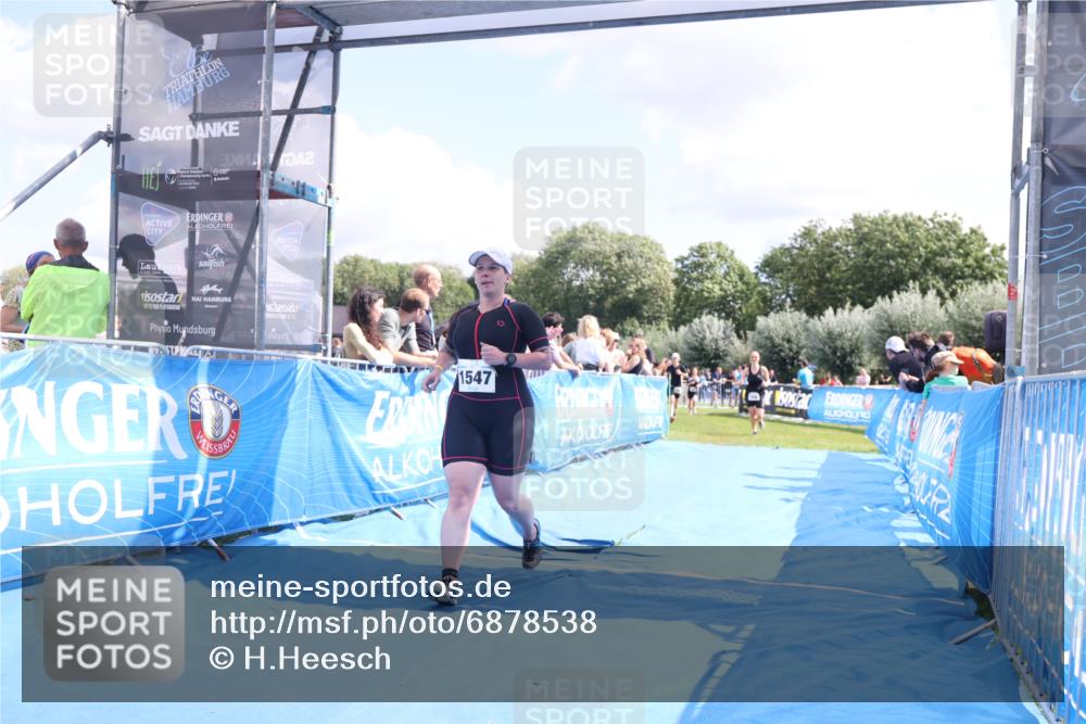 25.08.2024 - Elbe Triathlon Hamburg H.Heesch http://msf.ph/oto/6878538 25.08.2024 12:11:35 Ziel 541, 1503, 1547, 1698, 1709 meine-sportfotos.de