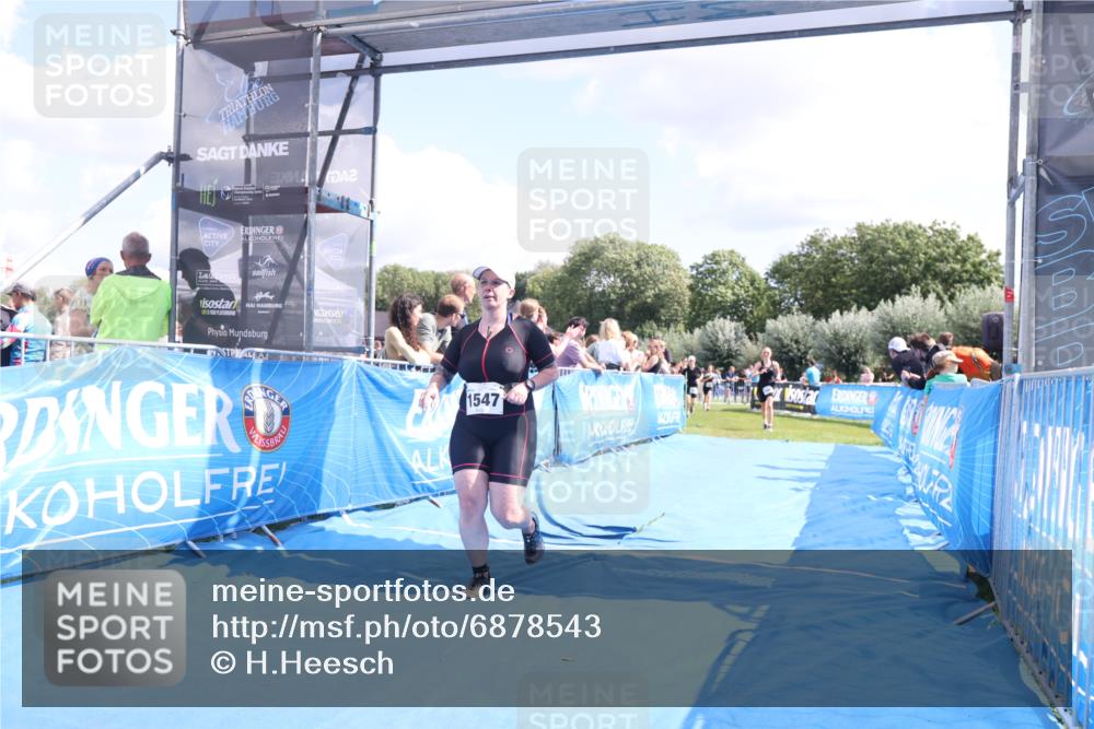 25.08.2024 - Elbe Triathlon Hamburg H.Heesch http://msf.ph/oto/6878543 25.08.2024 12:11:35 Ziel 541, 1503, 1547, 1698, 1709 meine-sportfotos.de