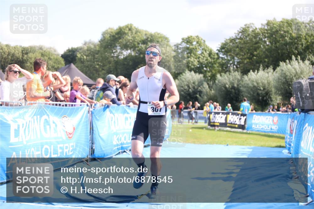 25.08.2024 - Elbe Triathlon Hamburg H.Heesch http://msf.ph/oto/6878545 25.08.2024 11:48:50 Ziel 307, 1448, 1555 meine-sportfotos.de