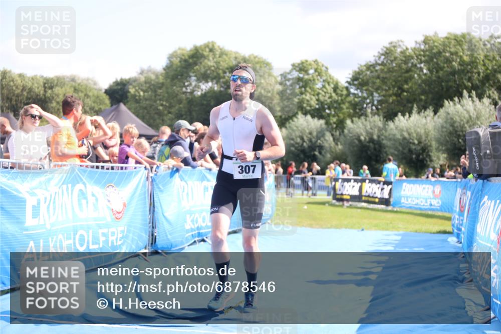 25.08.2024 - Elbe Triathlon Hamburg H.Heesch http://msf.ph/oto/6878546 25.08.2024 11:48:50 Ziel 307, 1448, 1555 meine-sportfotos.de