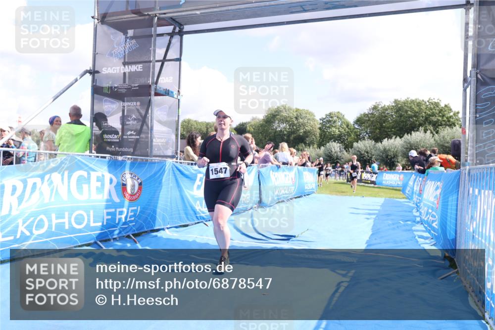 25.08.2024 - Elbe Triathlon Hamburg H.Heesch http://msf.ph/oto/6878547 25.08.2024 12:11:35 Ziel 541, 1503, 1547, 1698, 1709 meine-sportfotos.de