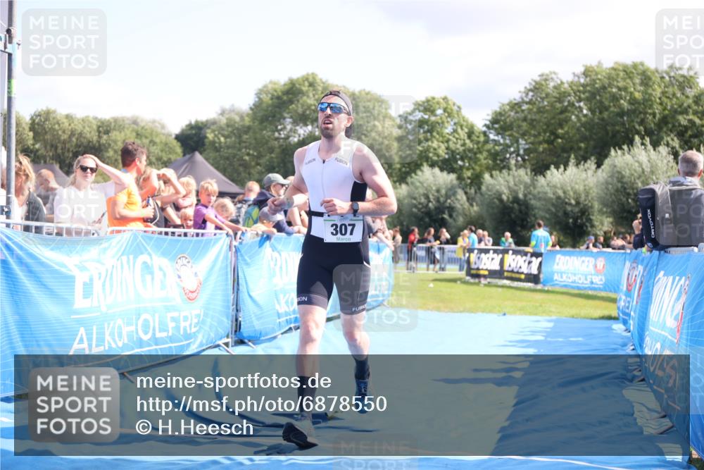 25.08.2024 - Elbe Triathlon Hamburg H.Heesch http://msf.ph/oto/6878550 25.08.2024 11:48:50 Ziel 307, 1448, 1555 meine-sportfotos.de