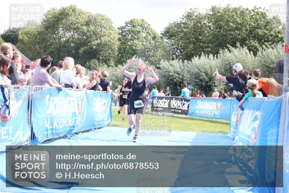 25.08.2024 - Elbe Triathlon Hamburg H.Heesch http://msf.ph/oto/6878553 25.08.2024 12:11:37 Ziel 541, 1503, 1527, 1547, 1698, 1709 meine-sportfotos.de