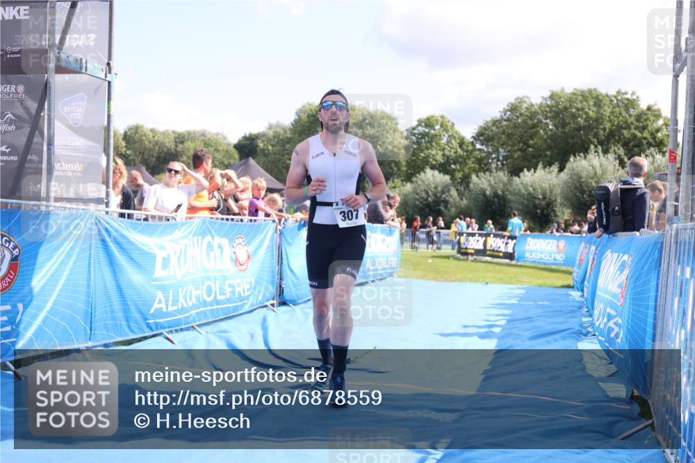 25.08.2024 - Elbe Triathlon Hamburg H.Heesch http://msf.ph/oto/6878559 25.08.2024 11:48:50 Ziel 307, 1448, 1555 meine-sportfotos.de