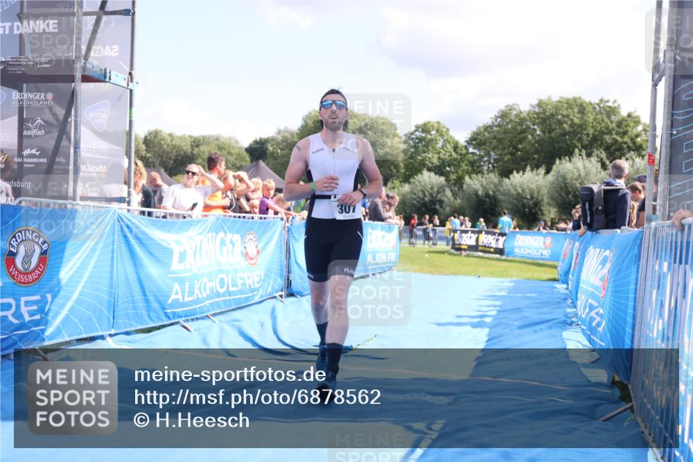 25.08.2024 - Elbe Triathlon Hamburg H.Heesch http://msf.ph/oto/6878562 25.08.2024 11:48:50 Ziel 307, 1448, 1555 meine-sportfotos.de