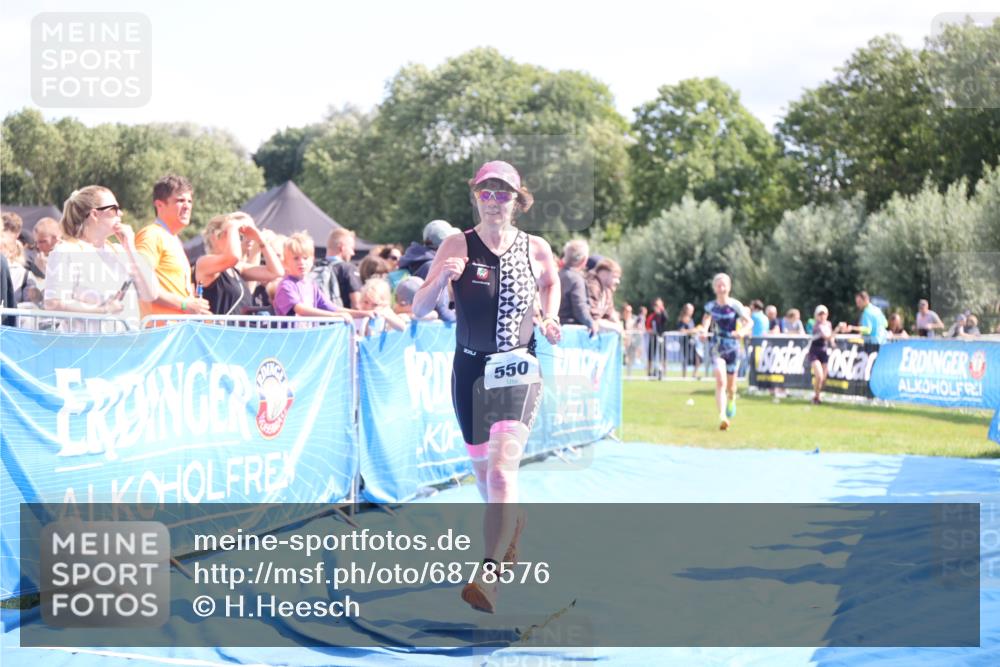 25.08.2024 - Elbe Triathlon Hamburg H.Heesch http://msf.ph/oto/6878576 25.08.2024 11:49:01 Ziel 550, 1522 meine-sportfotos.de