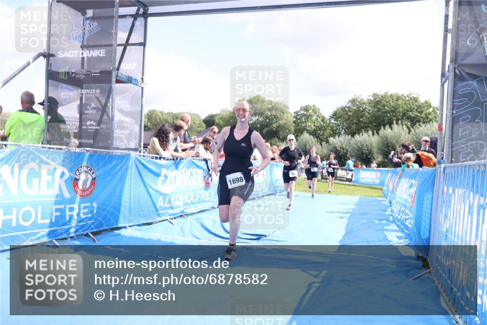 25.08.2024 - Elbe Triathlon Hamburg H.Heesch http://msf.ph/oto/6878582 25.08.2024 12:11:39 Ziel 541, 1503, 1527, 1547, 1698, 1709 meine-sportfotos.de