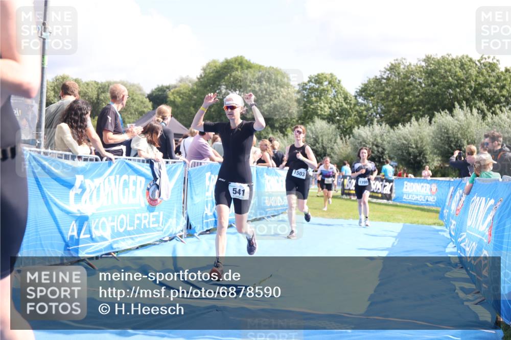25.08.2024 - Elbe Triathlon Hamburg H.Heesch http://msf.ph/oto/6878590 25.08.2024 12:11:40 Ziel 405, 541, 1503, 1527, 1547, 1698, 1709 meine-sportfotos.de