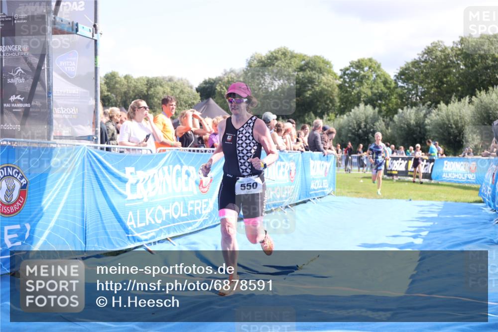 25.08.2024 - Elbe Triathlon Hamburg H.Heesch http://msf.ph/oto/6878591 25.08.2024 11:49:02 Ziel 550, 1522 meine-sportfotos.de