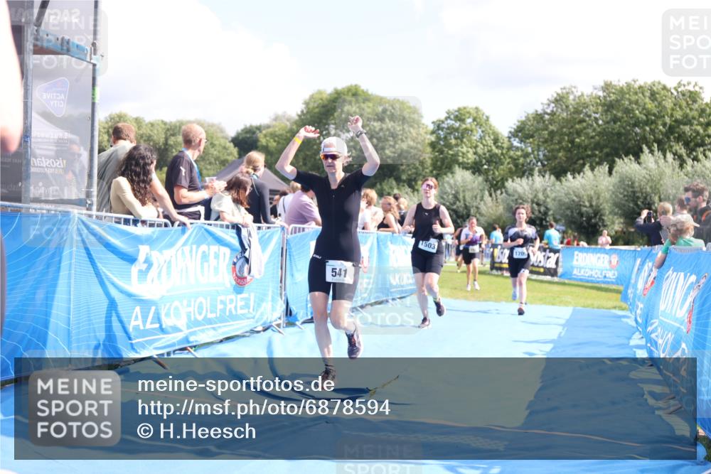 25.08.2024 - Elbe Triathlon Hamburg H.Heesch http://msf.ph/oto/6878594 25.08.2024 12:11:40 Ziel 405, 541, 1503, 1527, 1547, 1698, 1709 meine-sportfotos.de