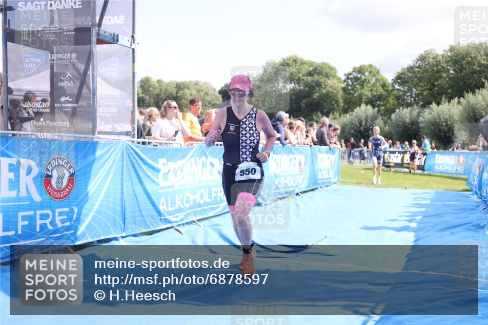 25.08.2024 - Elbe Triathlon Hamburg H.Heesch http://msf.ph/oto/6878597 25.08.2024 11:49:02 Ziel 550, 1522 meine-sportfotos.de