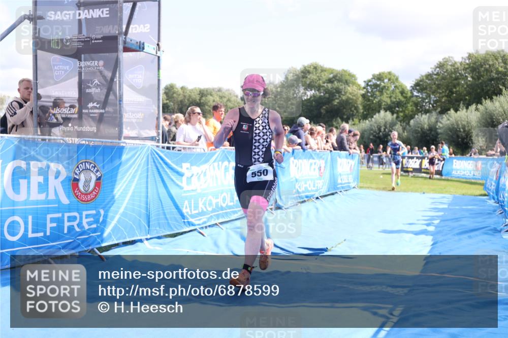 25.08.2024 - Elbe Triathlon Hamburg H.Heesch http://msf.ph/oto/6878599 25.08.2024 11:49:02 Ziel 550, 1522 meine-sportfotos.de