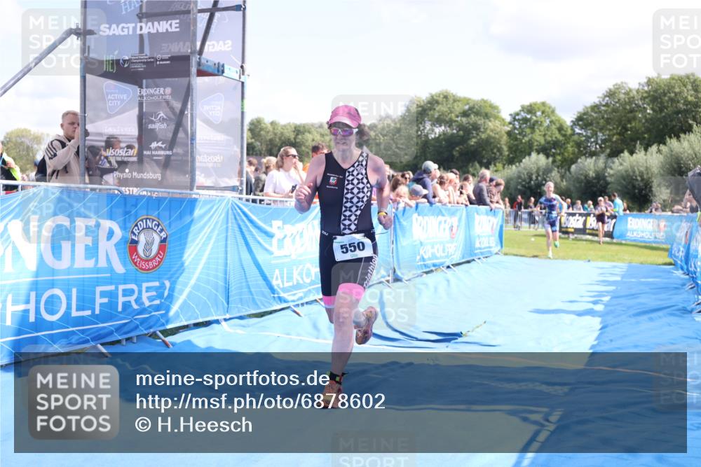 25.08.2024 - Elbe Triathlon Hamburg H.Heesch http://msf.ph/oto/6878602 25.08.2024 11:49:02 Ziel 550, 1522 meine-sportfotos.de