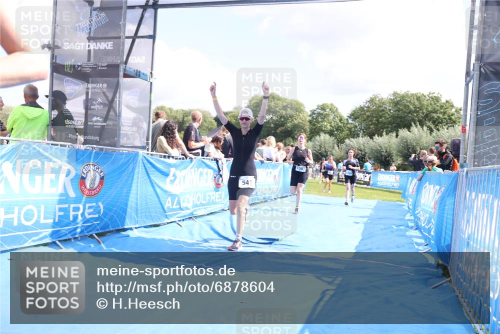 25.08.2024 - Elbe Triathlon Hamburg H.Heesch http://msf.ph/oto/6878604 25.08.2024 12:11:41 Ziel 405, 541, 1503, 1527, 1547, 1698, 1709 meine-sportfotos.de
