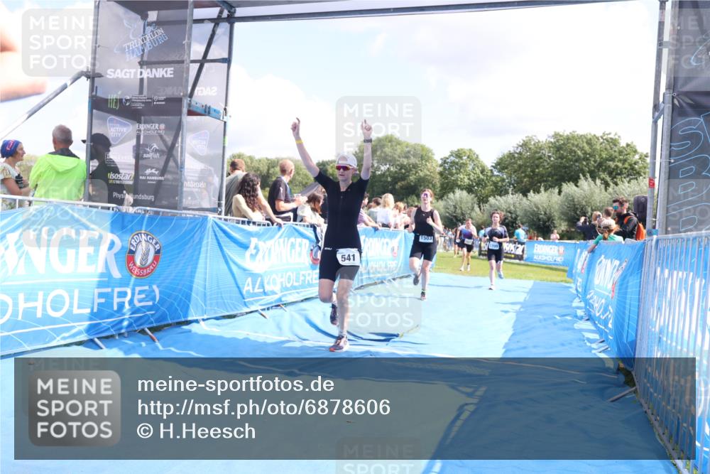 25.08.2024 - Elbe Triathlon Hamburg H.Heesch http://msf.ph/oto/6878606 25.08.2024 12:11:41 Ziel 405, 541, 1503, 1527, 1547, 1698, 1709 meine-sportfotos.de
